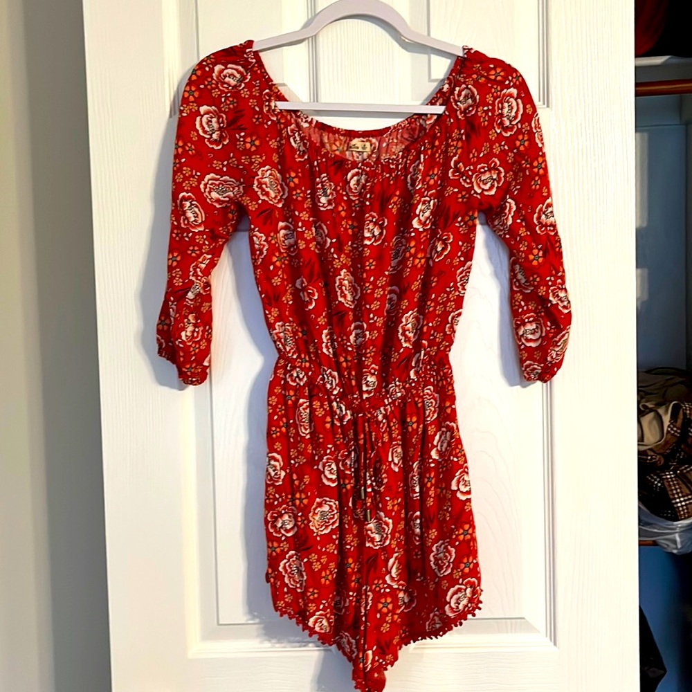 Super cute Hollister romper. Barely worn